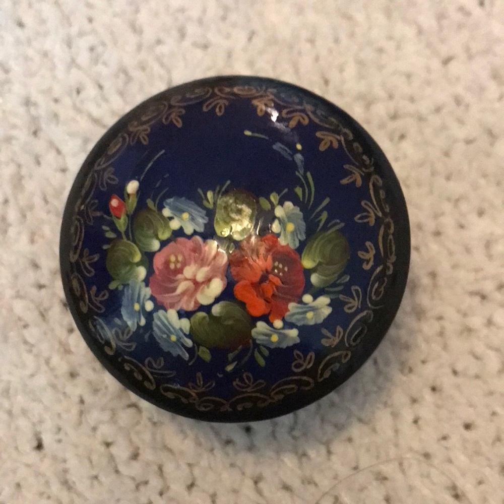 Small vintage signed Russian Floral Lacquered Ring Box